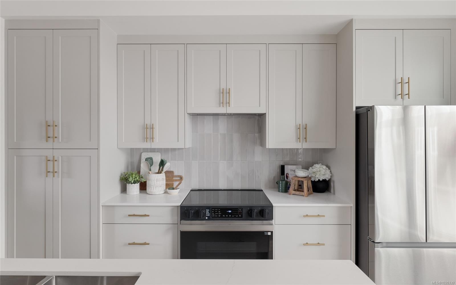 8-2536 Shelbourne St, Victoria, BC