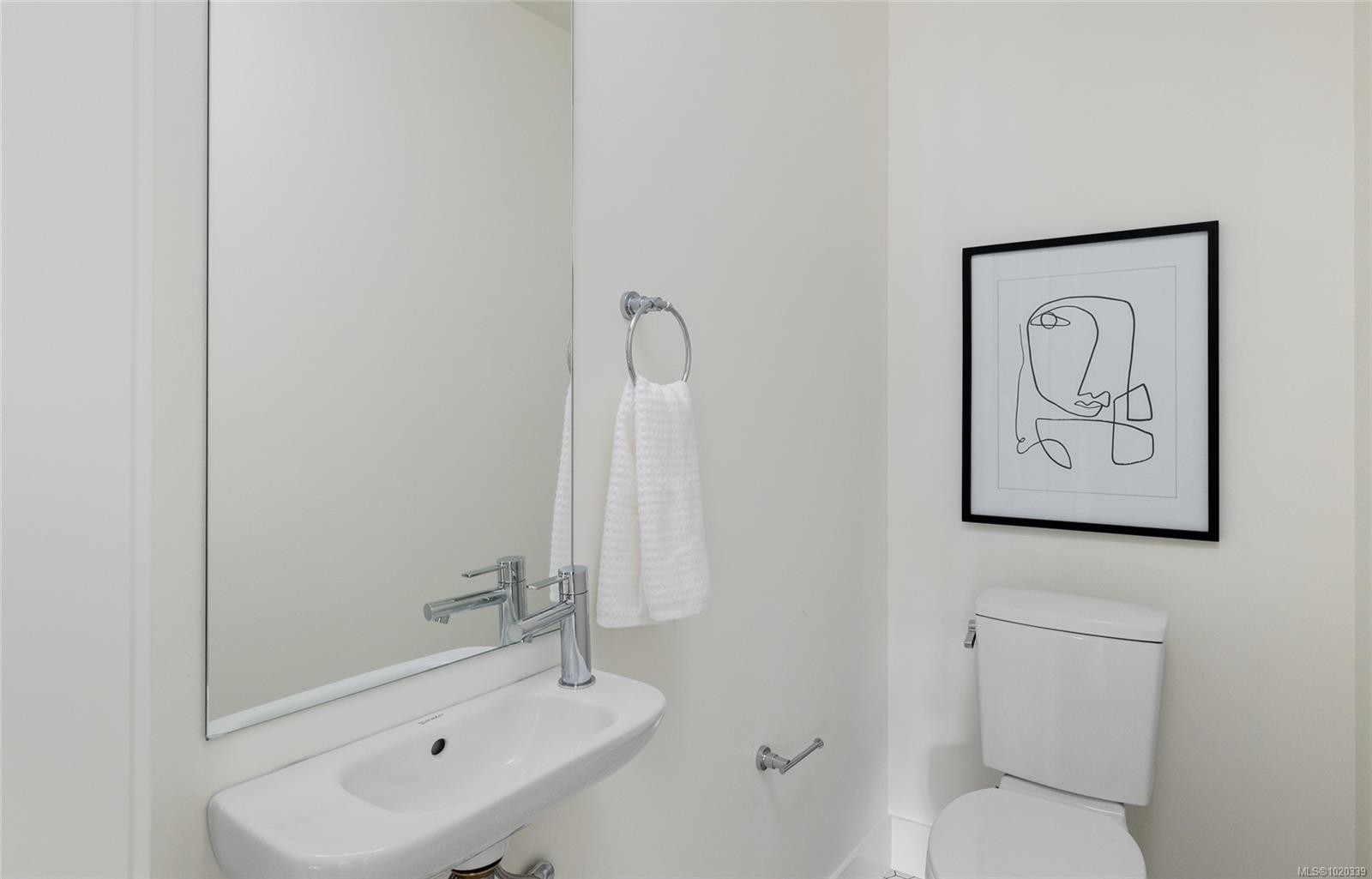 8-2536 Shelbourne St, Victoria, BC