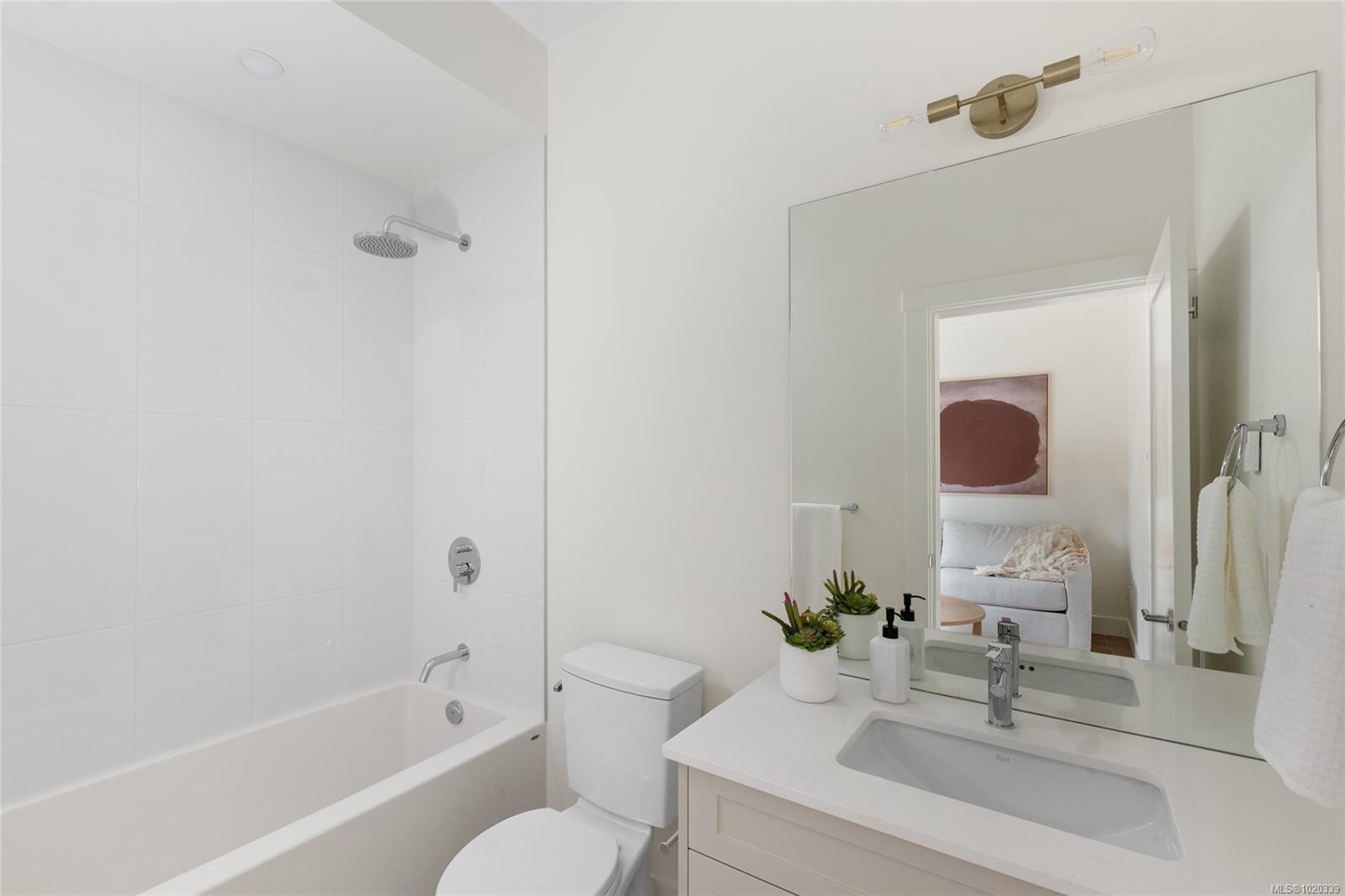 8-2536 Shelbourne St, Victoria, BC