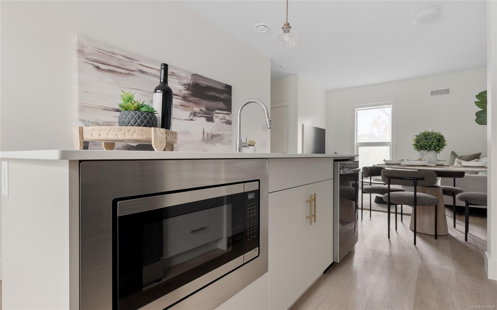 8-2536 Shelbourne St, Victoria, BC