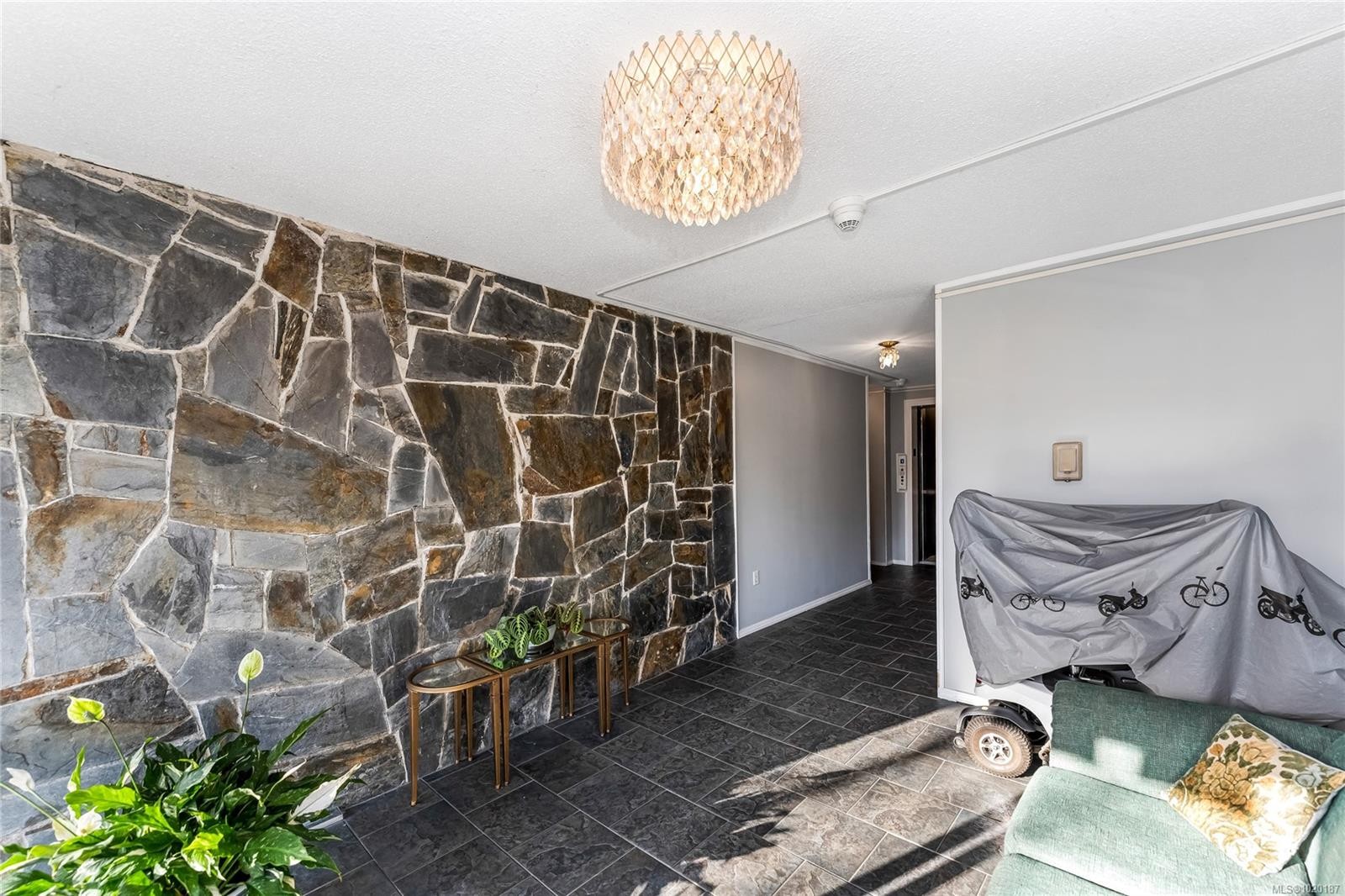 302-1000 Mcclure St, Victoria, BC - Indoor Photo Showing Other Room