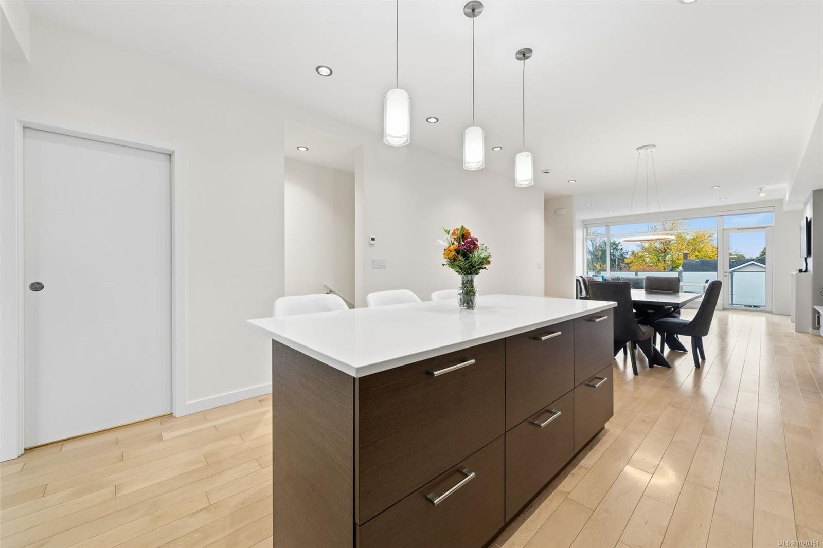 4-2830 Irma St, Victoria, BC