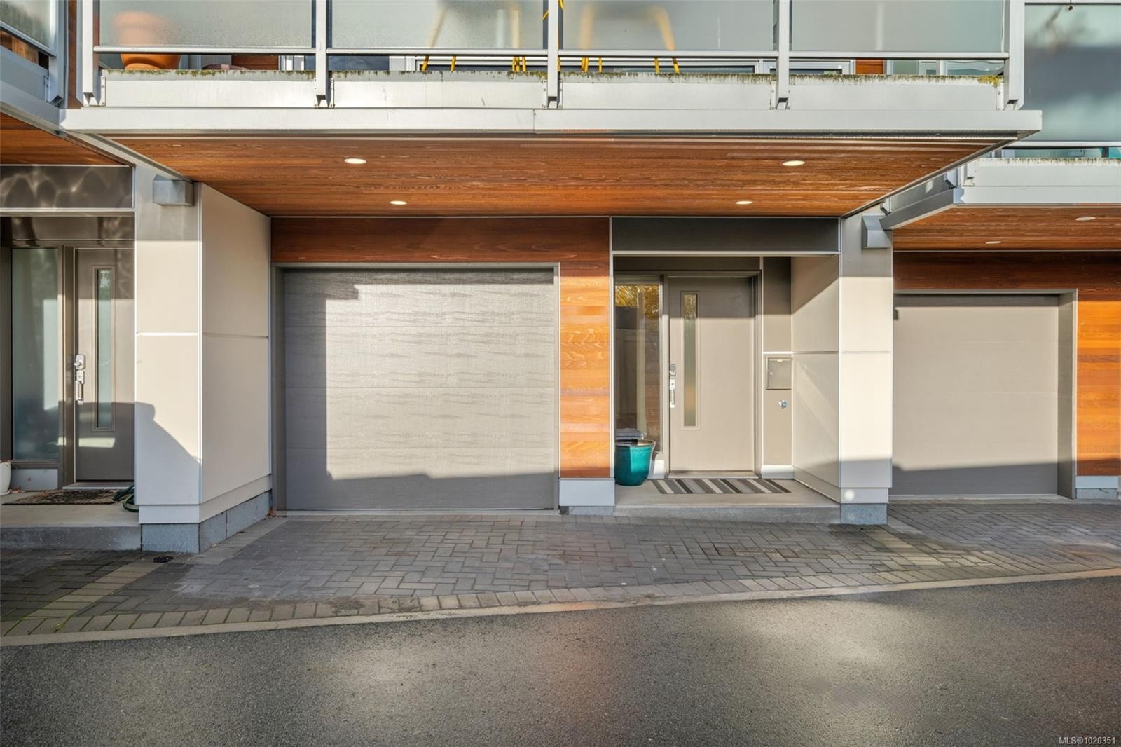 4-2830 Irma St, Victoria, BC