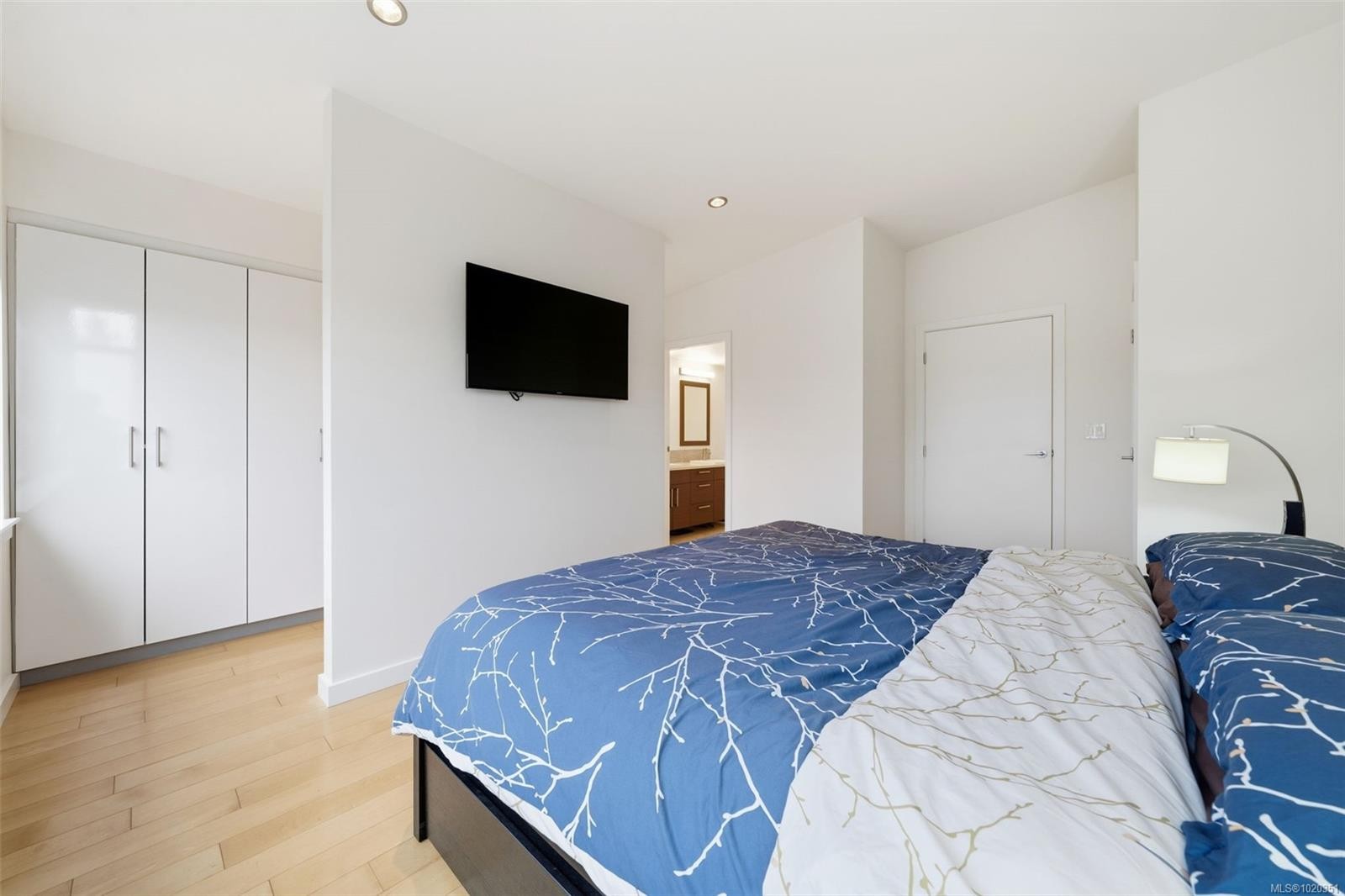 4-2830 Irma St, Victoria, BC