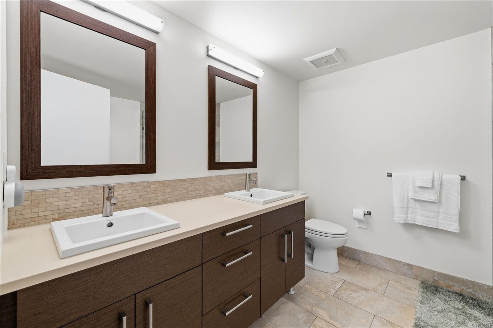 4-2830 Irma St, Victoria, BC