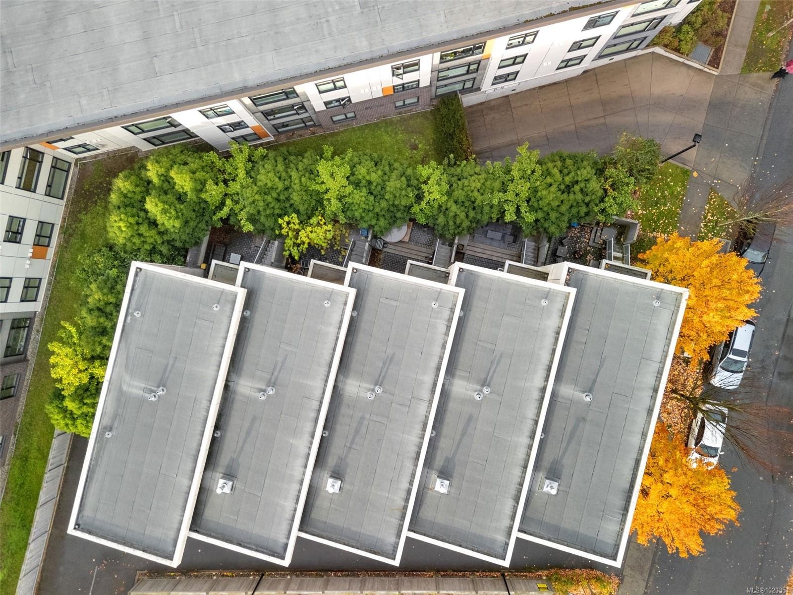 4-2830 Irma St, Victoria, BC