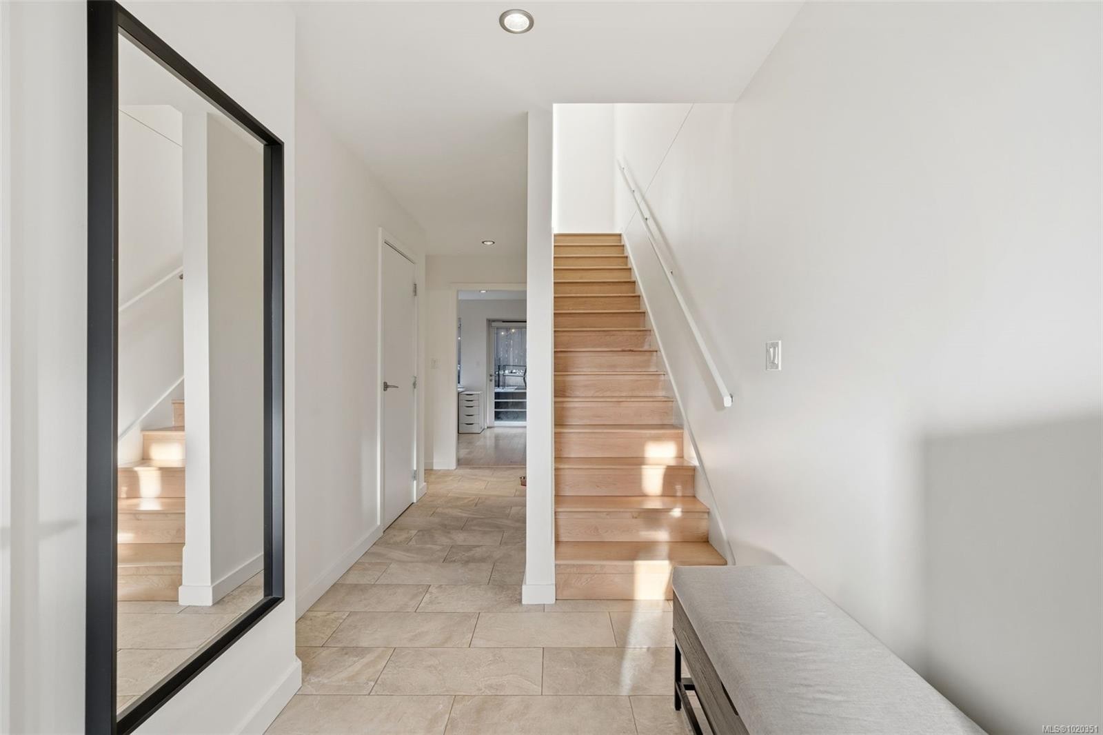 4-2830 Irma St, Victoria, BC