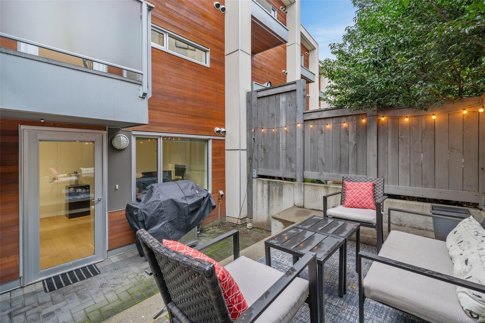 4-2830 Irma St, Victoria, BC