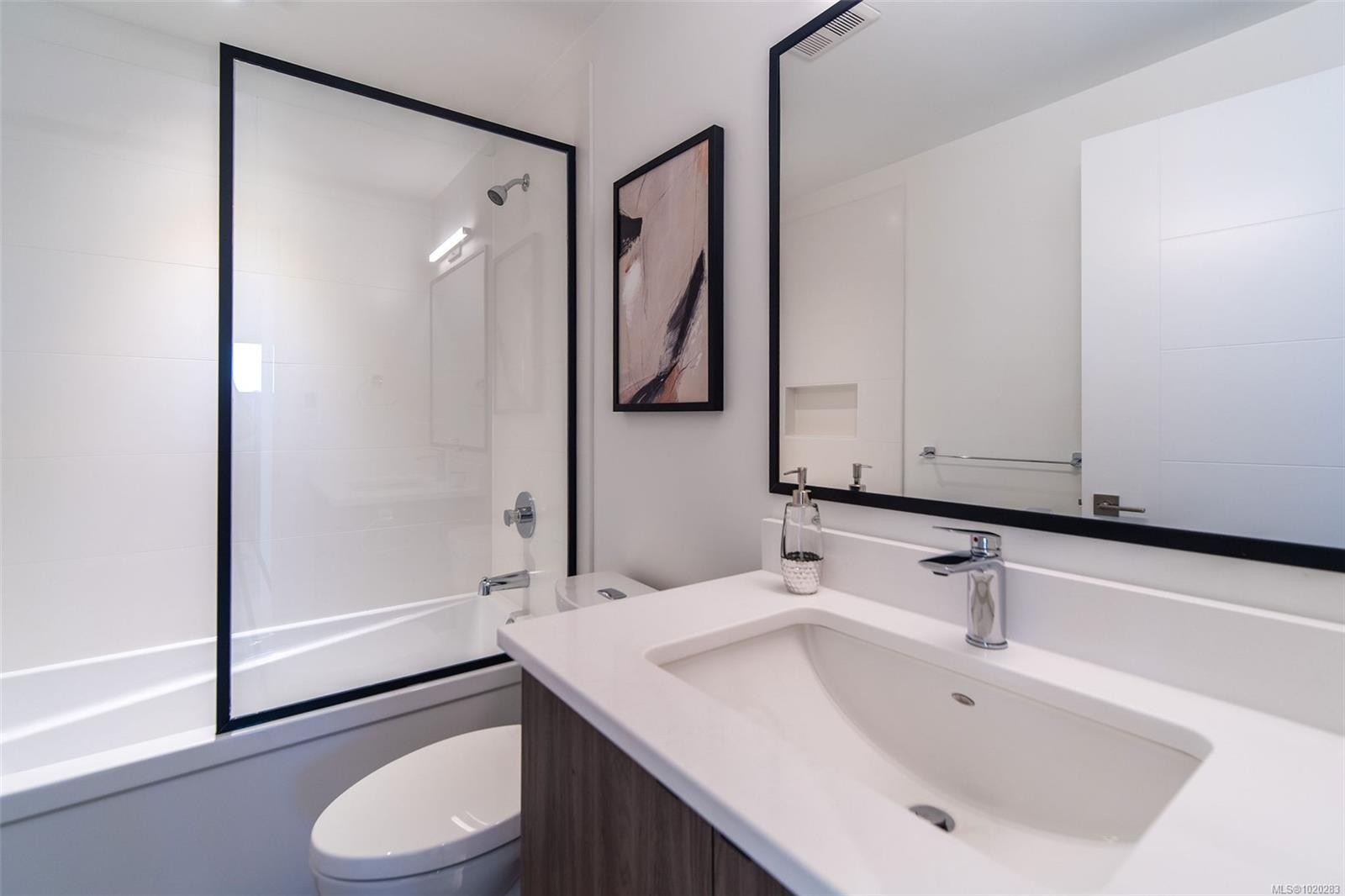 11-4253 Dieppe Rd, Saanich, BC