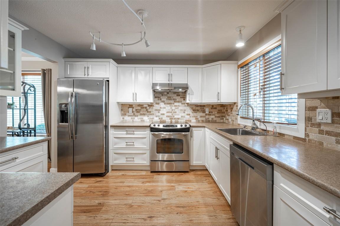 14-2180 Fletcher Street, Armstrong, BC - Indoor Photo Showing Kitchen With Upgraded Kitchen