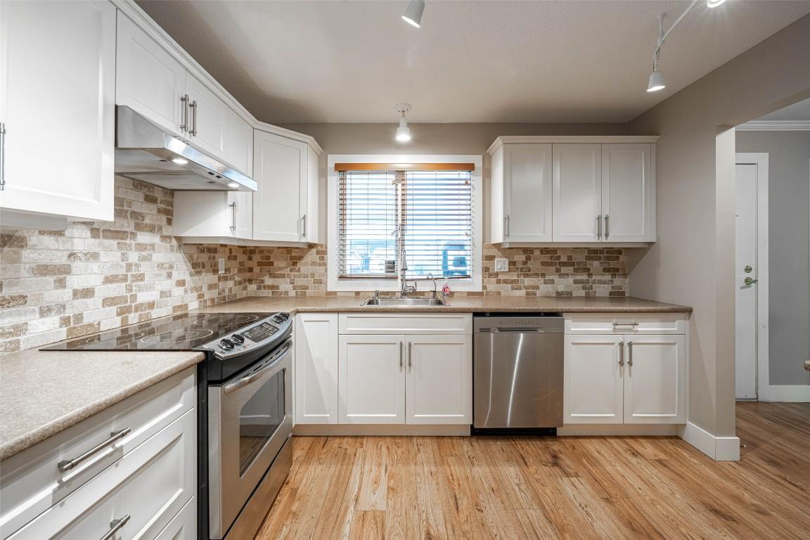 14-2180 Fletcher Street, Armstrong, BC - Indoor Photo Showing Kitchen