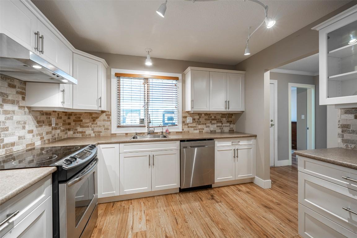 14-2180 Fletcher Street, Armstrong, BC - Indoor Photo Showing Kitchen