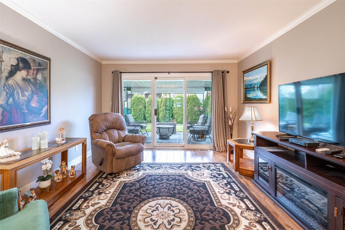 14-2180 Fletcher Street, Armstrong, BC - Indoor Photo Showing Living Room