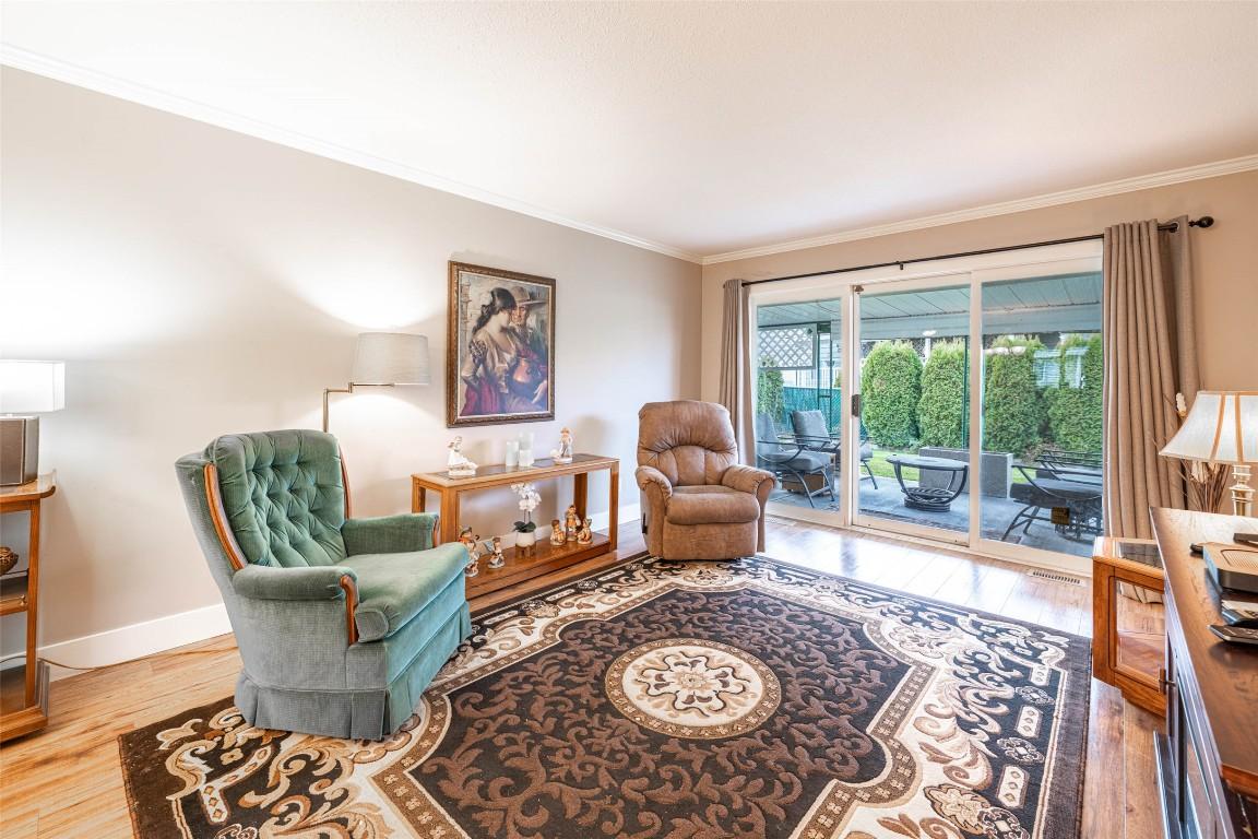 14-2180 Fletcher Street, Armstrong, BC - Indoor Photo Showing Living Room