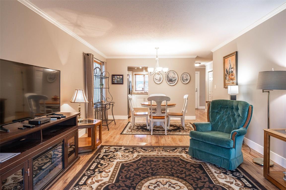 14-2180 Fletcher Street, Armstrong, BC - Indoor Photo Showing Living Room