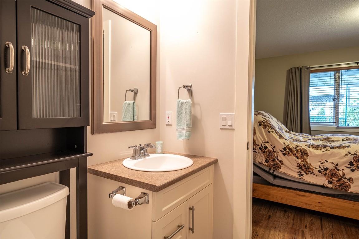 14-2180 Fletcher Street, Armstrong, BC - Indoor Photo Showing Bathroom