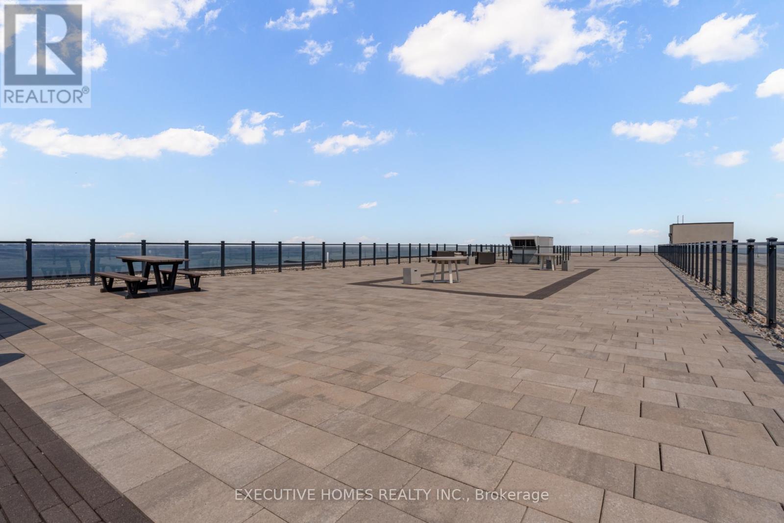 327 - 101 Shoreview Place, Hamilton, ON - Outdoor