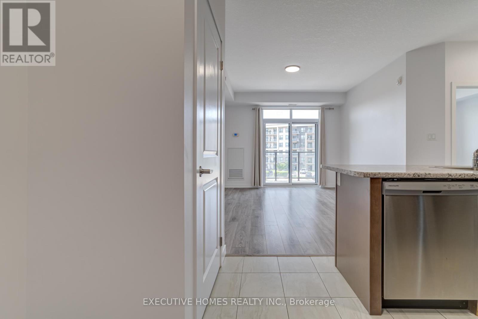 327 - 101 Shoreview Place, Hamilton, ON - Indoor Photo Showing Other Room