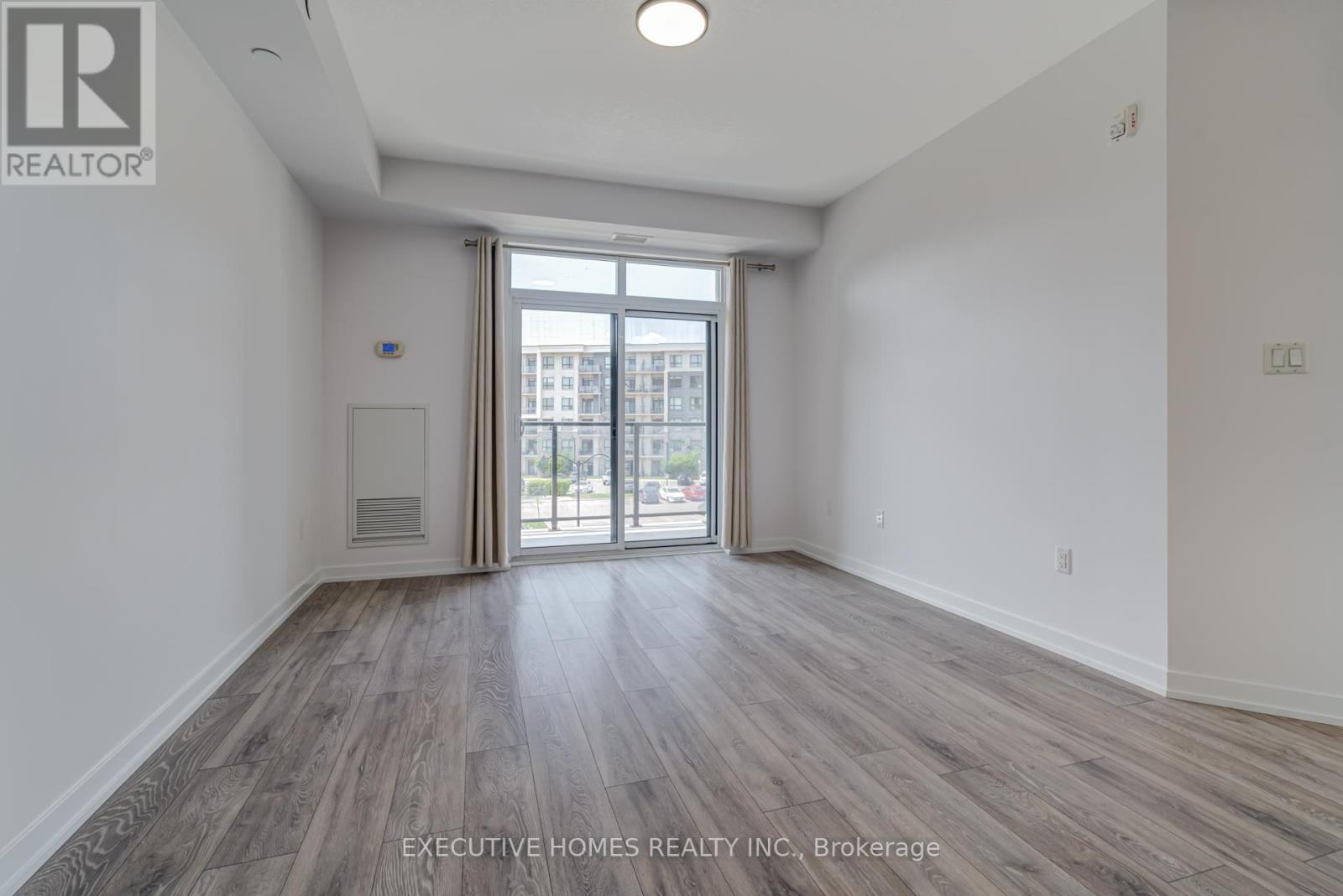 327 - 101 Shoreview Place, Hamilton, ON - Indoor Photo Showing Other Room