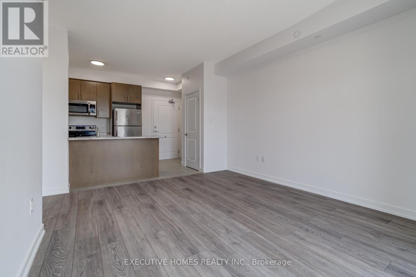 327 - 101 Shoreview Place, Hamilton, ON - Indoor Photo Showing Kitchen