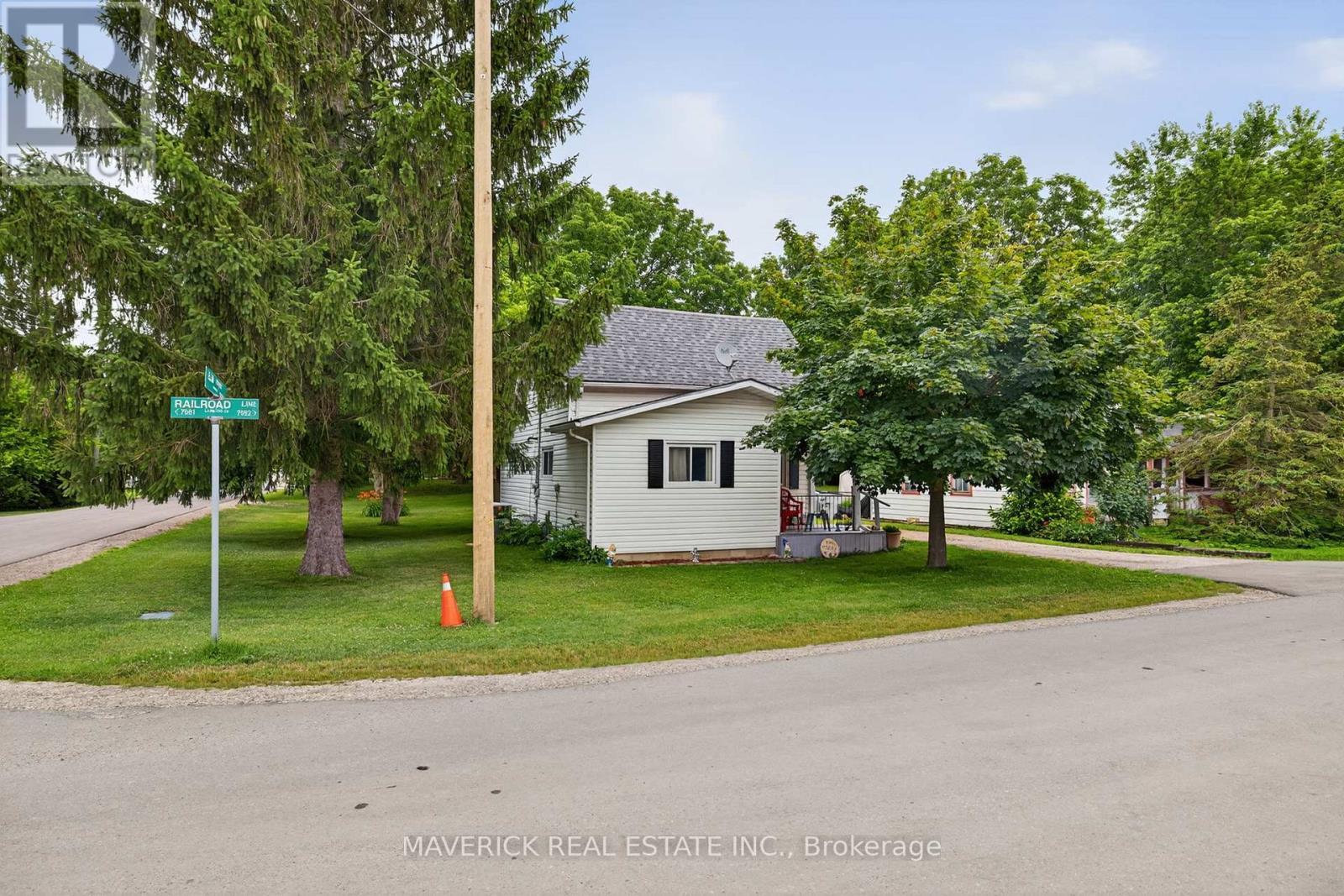 7982 Railroad Line, Brooke-Alvinston (Brooke Alvinston), ON - Outdoor