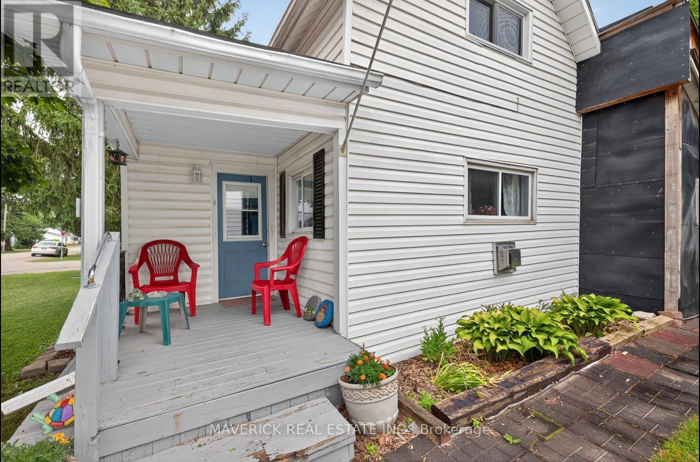 7982 Railroad Line, Brooke-Alvinston (Brooke Alvinston), ON - Outdoor With Exterior