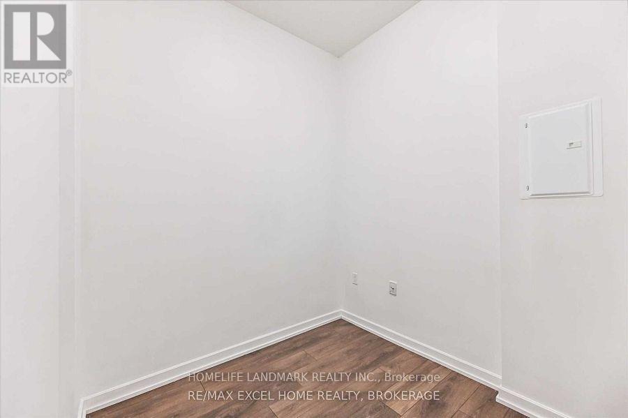 Ps02 - 52 Forest Manor Road, Toronto, ON - Indoor Photo Showing Other Room