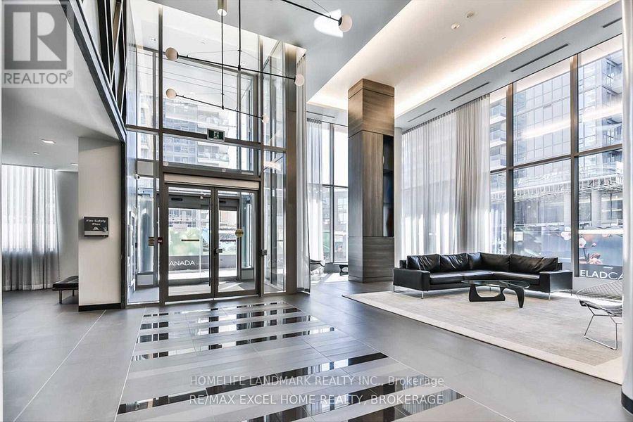 Ps02 - 52 Forest Manor Road, Toronto, ON - Indoor Photo Showing Other Room