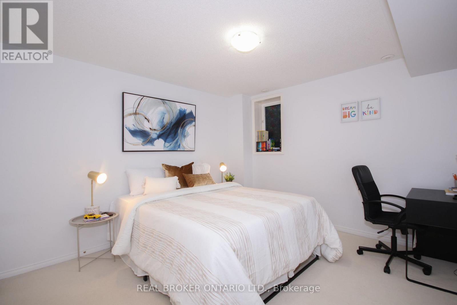 9 - 3200 Bentley Drive, Mississauga, ON - Indoor Photo Showing Bedroom