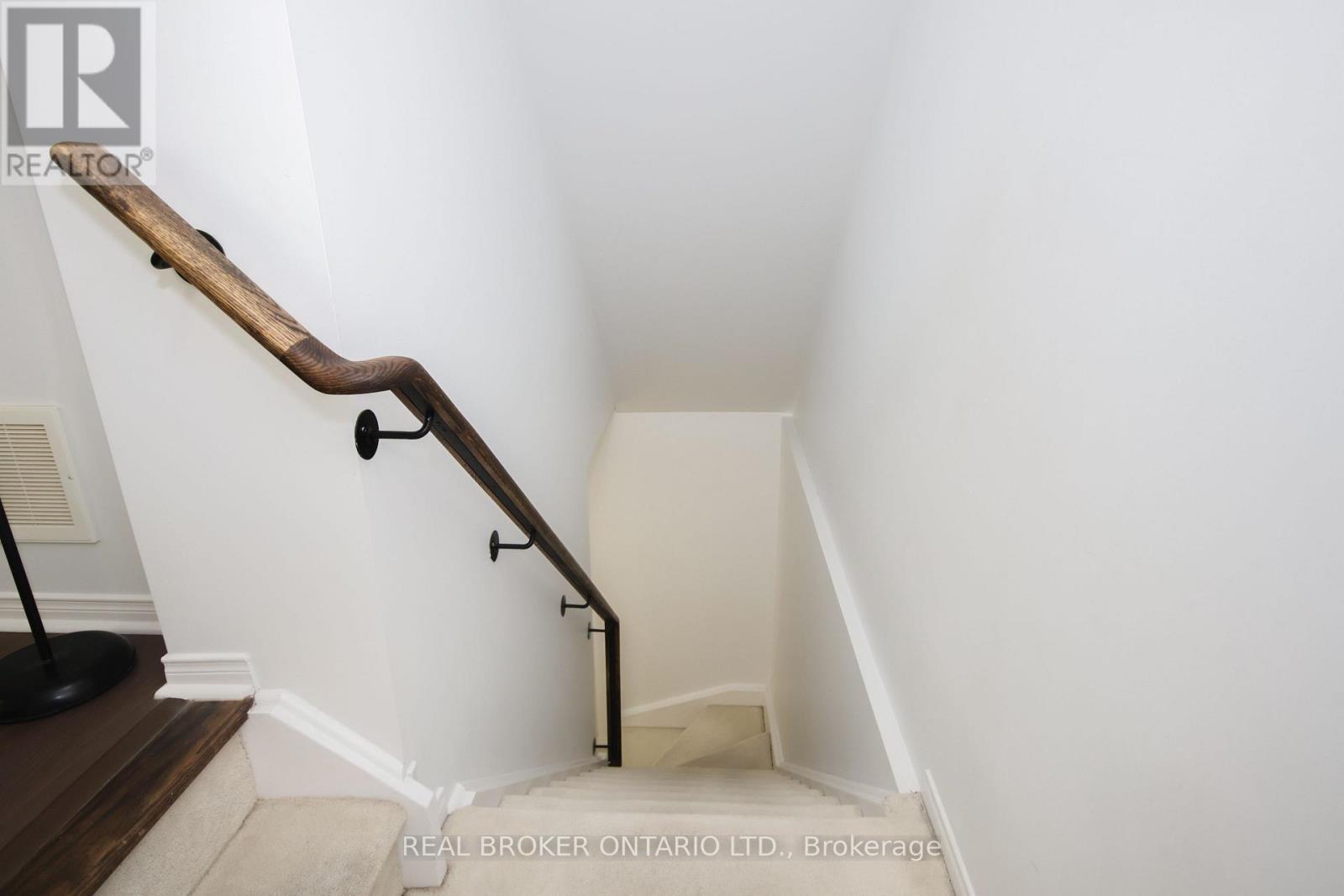 9 - 3200 Bentley Drive, Mississauga, ON - Indoor Photo Showing Other Room