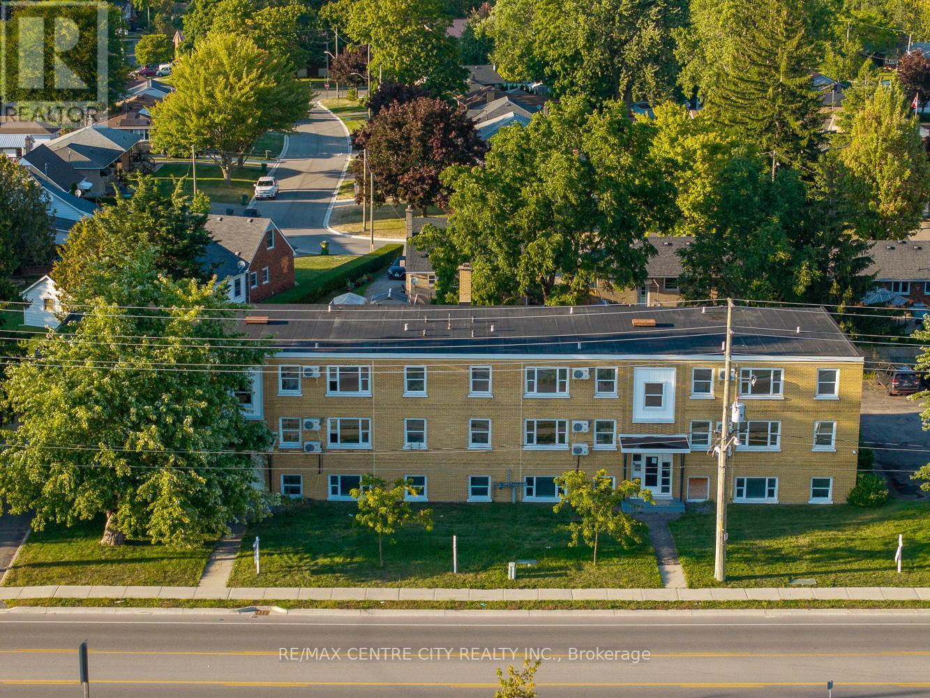 4 - 232 Elm Street, St. Thomas, ON - Outdoor