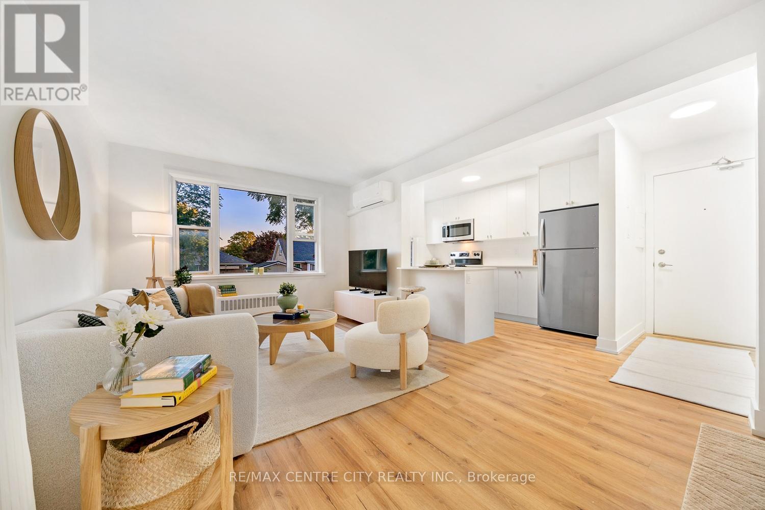 4 - 232 Elm Street, St. Thomas, ON - Indoor