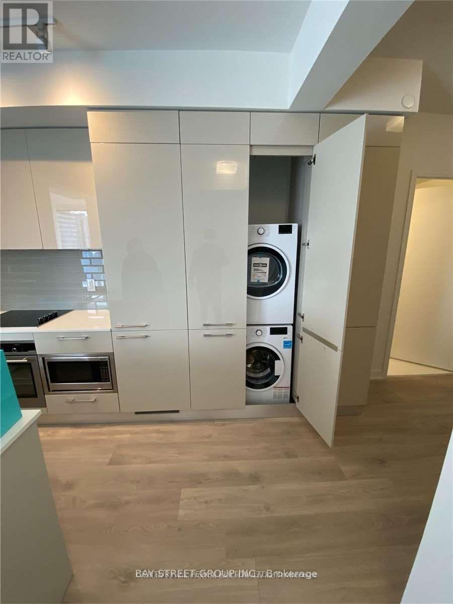 3209 - 3 Gloucester Street, Toronto, ON - Indoor Photo Showing Laundry Room