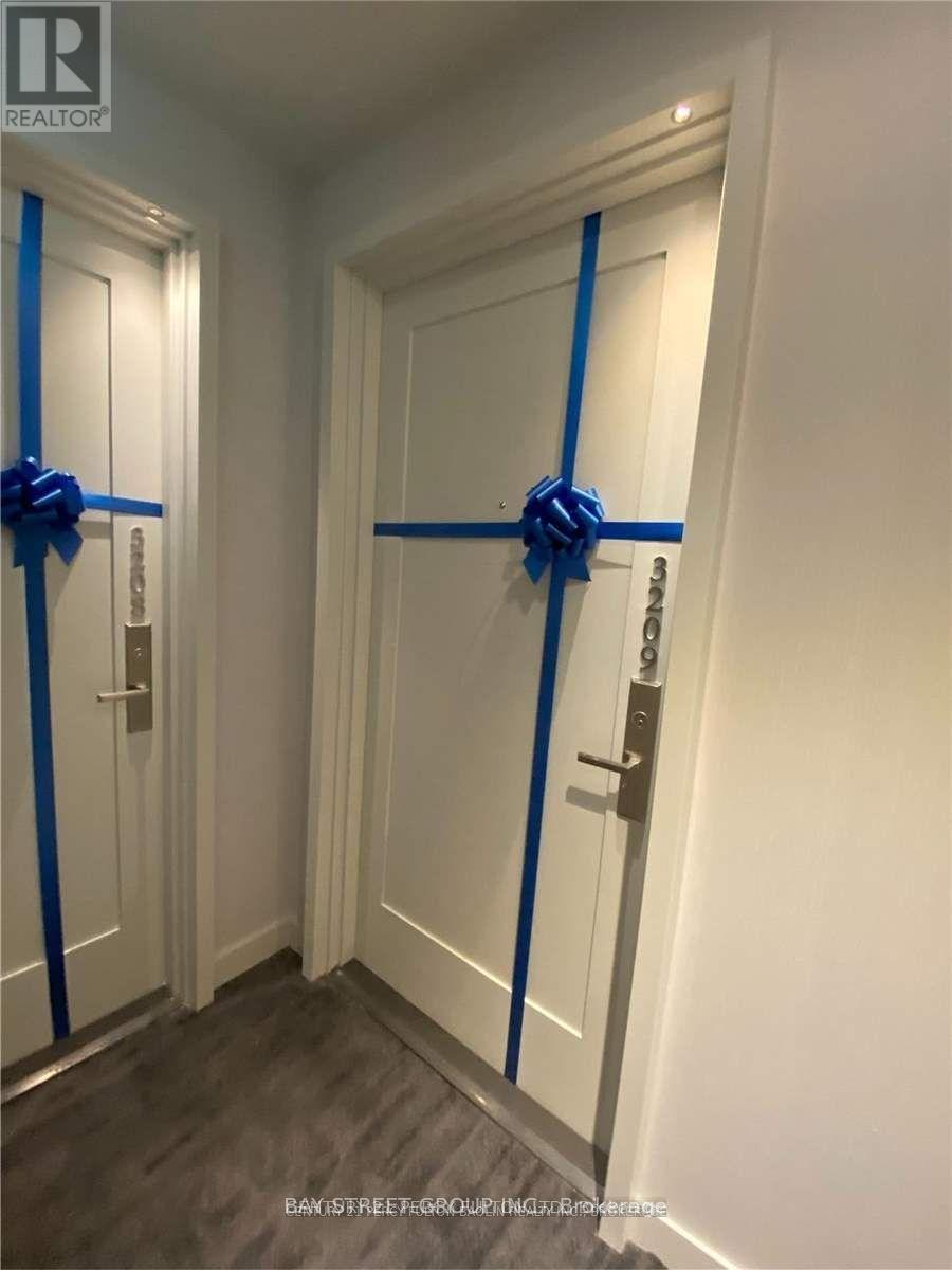 3209 - 3 Gloucester Street, Toronto, ON - Indoor Photo Showing Gym Room