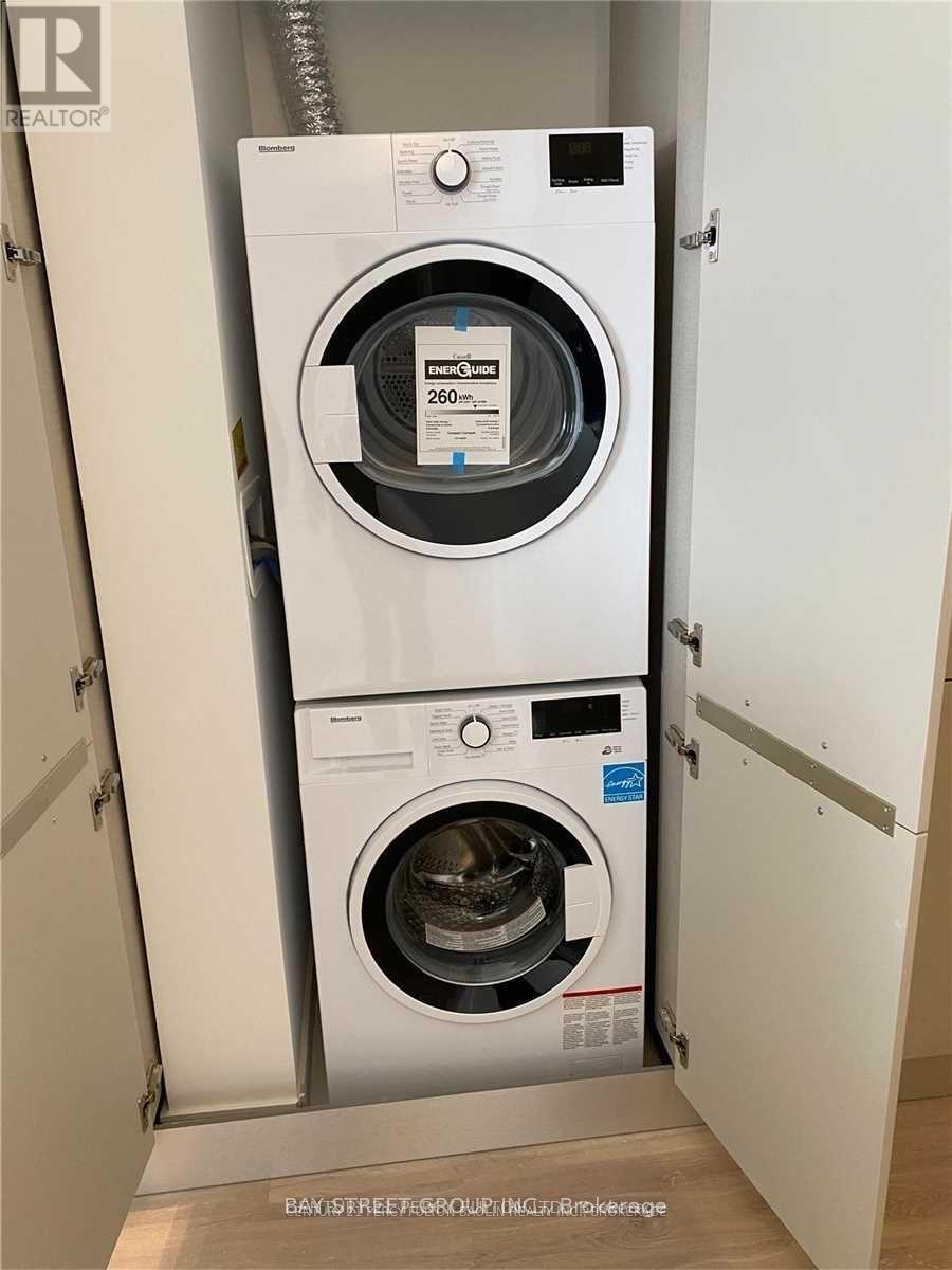 3209 - 3 Gloucester Street, Toronto, ON - Indoor Photo Showing Laundry Room