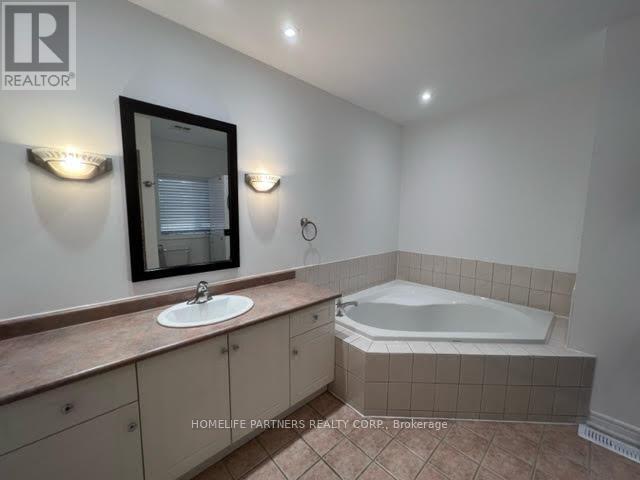 38 Stone Palace Way, Vaughan, ON - Indoor Photo Showing Bathroom