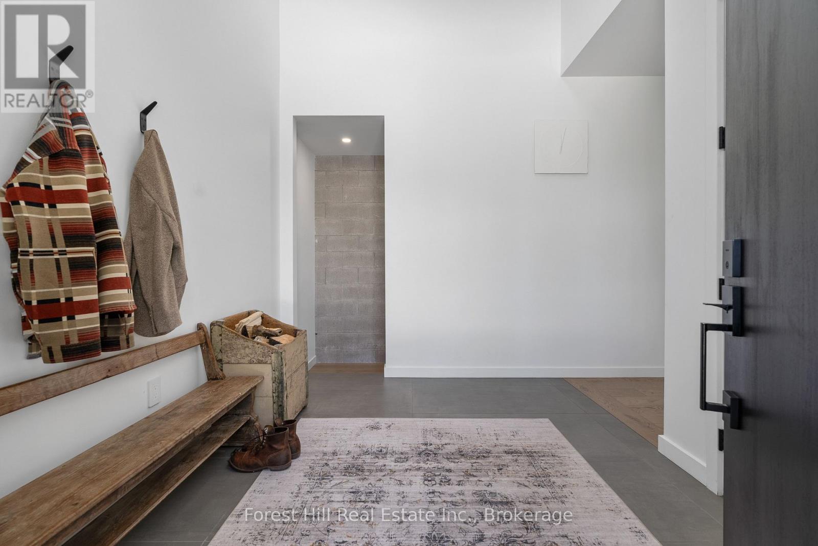 854 Sixth Street, Clearview, ON - Indoor Photo Showing Other Room