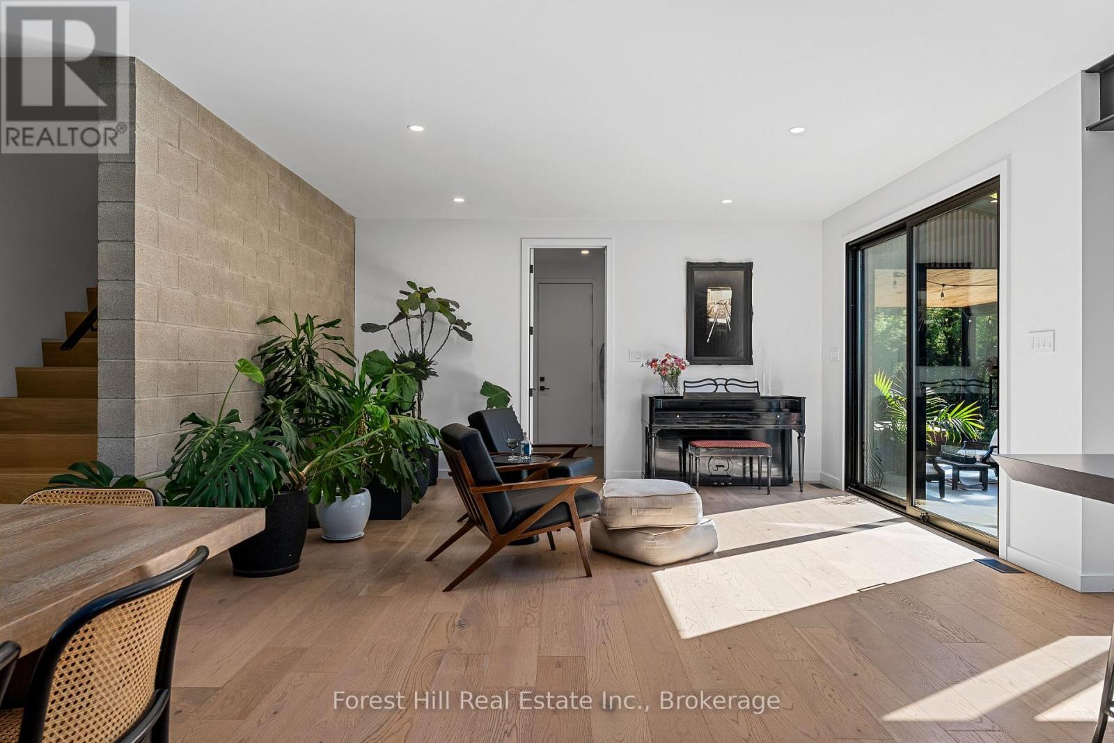 854 Sixth Street, Clearview, ON - Indoor With Fireplace