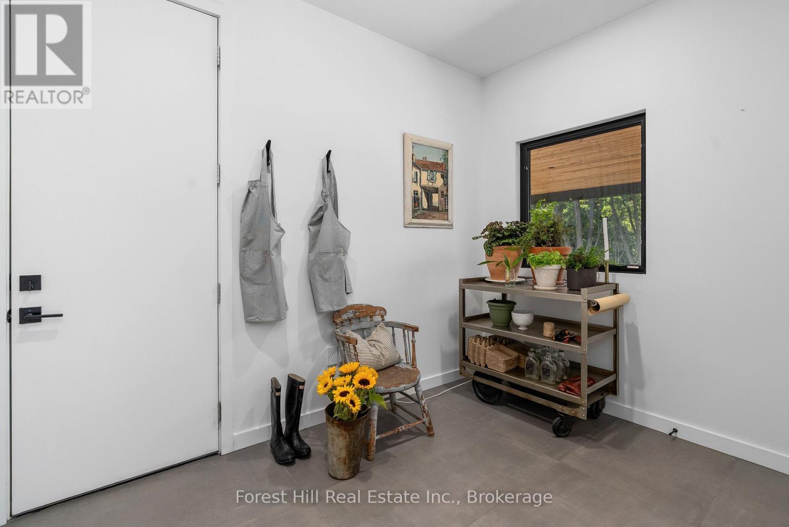 854 Sixth Street, Clearview, ON - Indoor Photo Showing Other Room