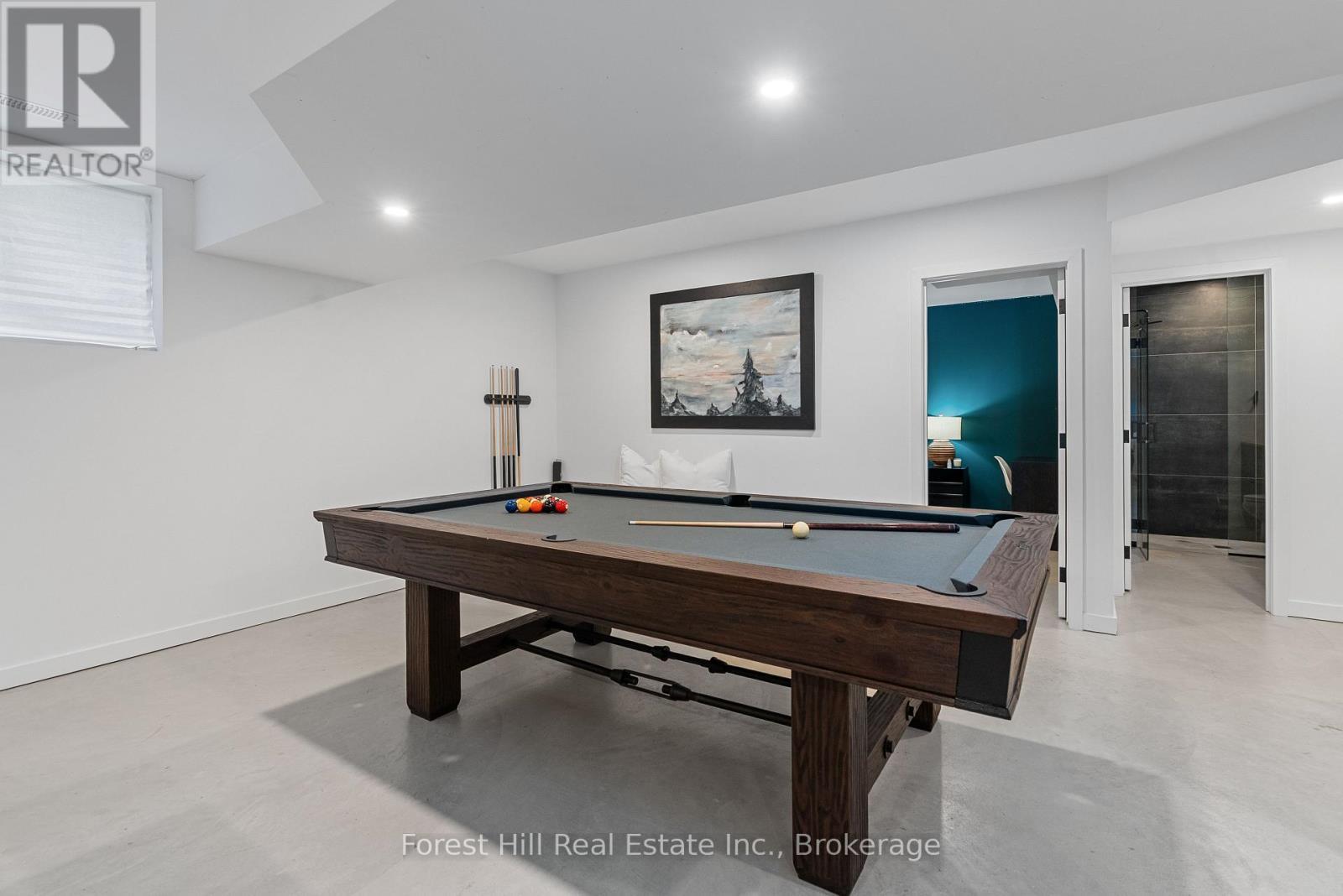 854 Sixth Street, Clearview, ON - Indoor Photo Showing Other Room