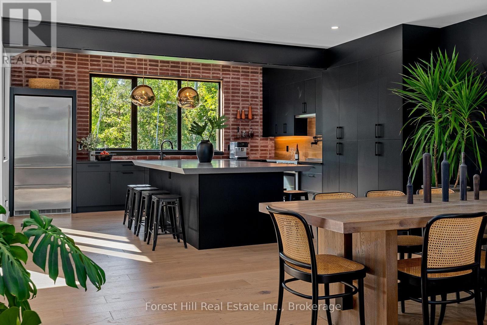 854 Sixth Street, Clearview, ON - Indoor Photo Showing Dining Room