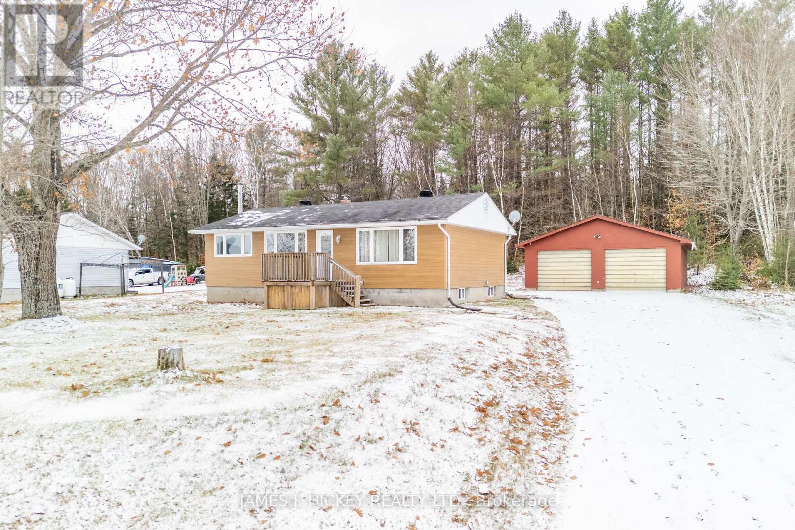 101 Lance Road, Laurentian Hills, ON - Outdoor