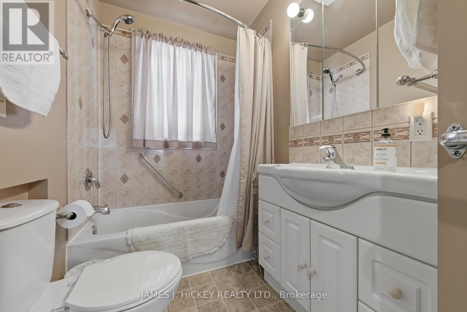 101 Lance Road, Laurentian Hills, ON - Indoor Photo Showing Bathroom