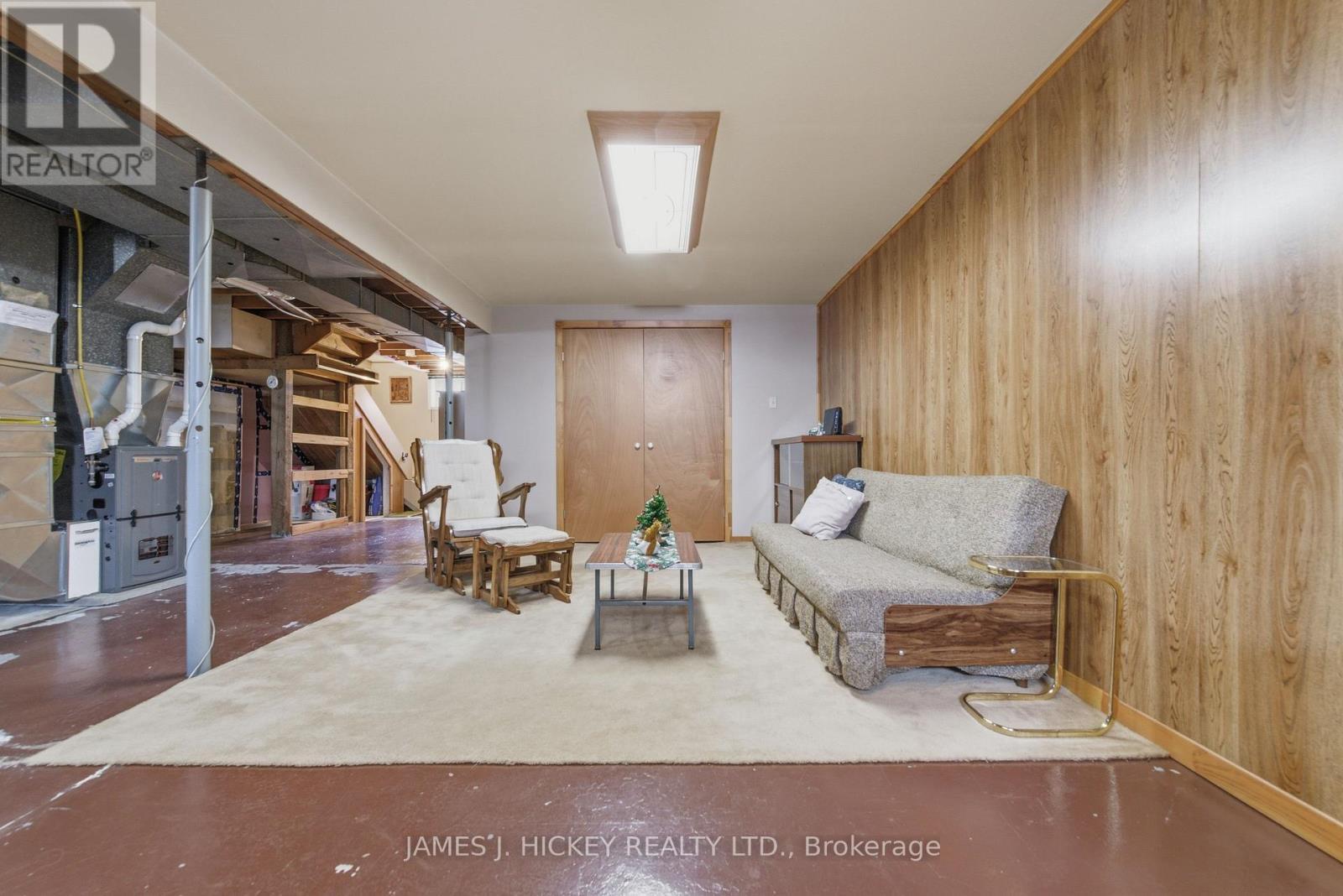 101 Lance Road, Laurentian Hills, ON - Indoor Photo Showing Other Room