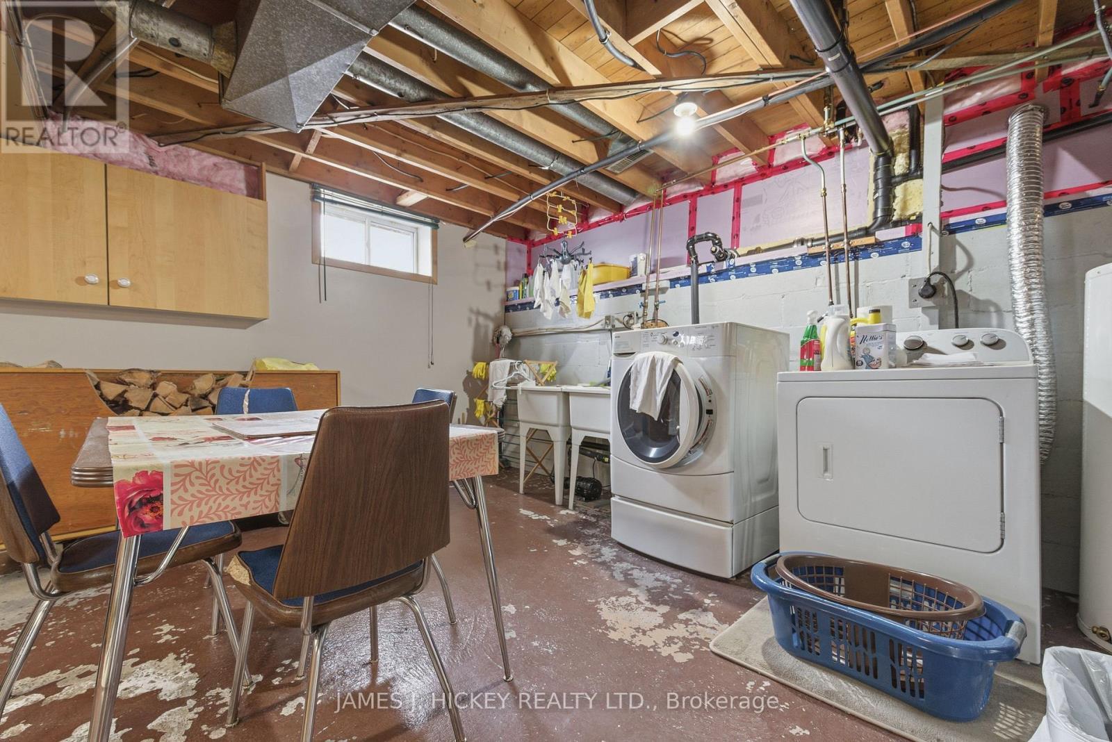101 Lance Road, Laurentian Hills, ON - Indoor Photo Showing Laundry Room