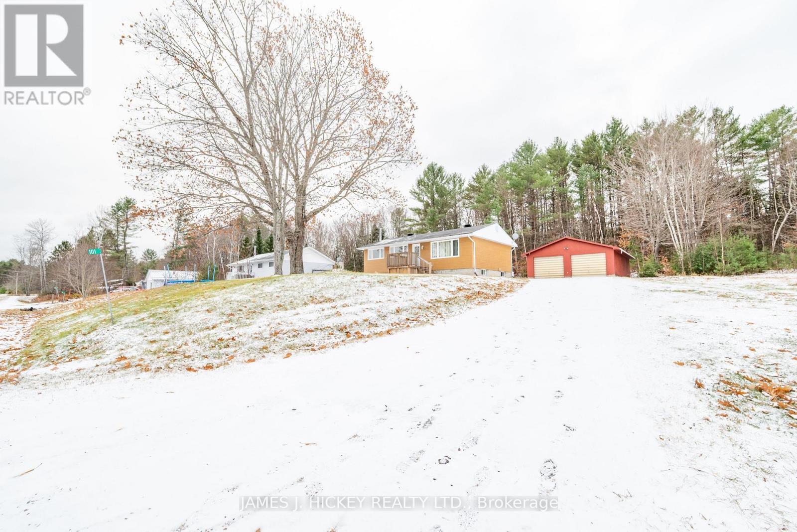 101 Lance Road, Laurentian Hills, ON - Outdoor