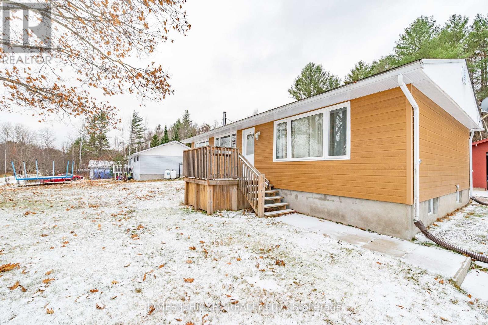 101 Lance Road, Laurentian Hills, ON - Outdoor With Exterior