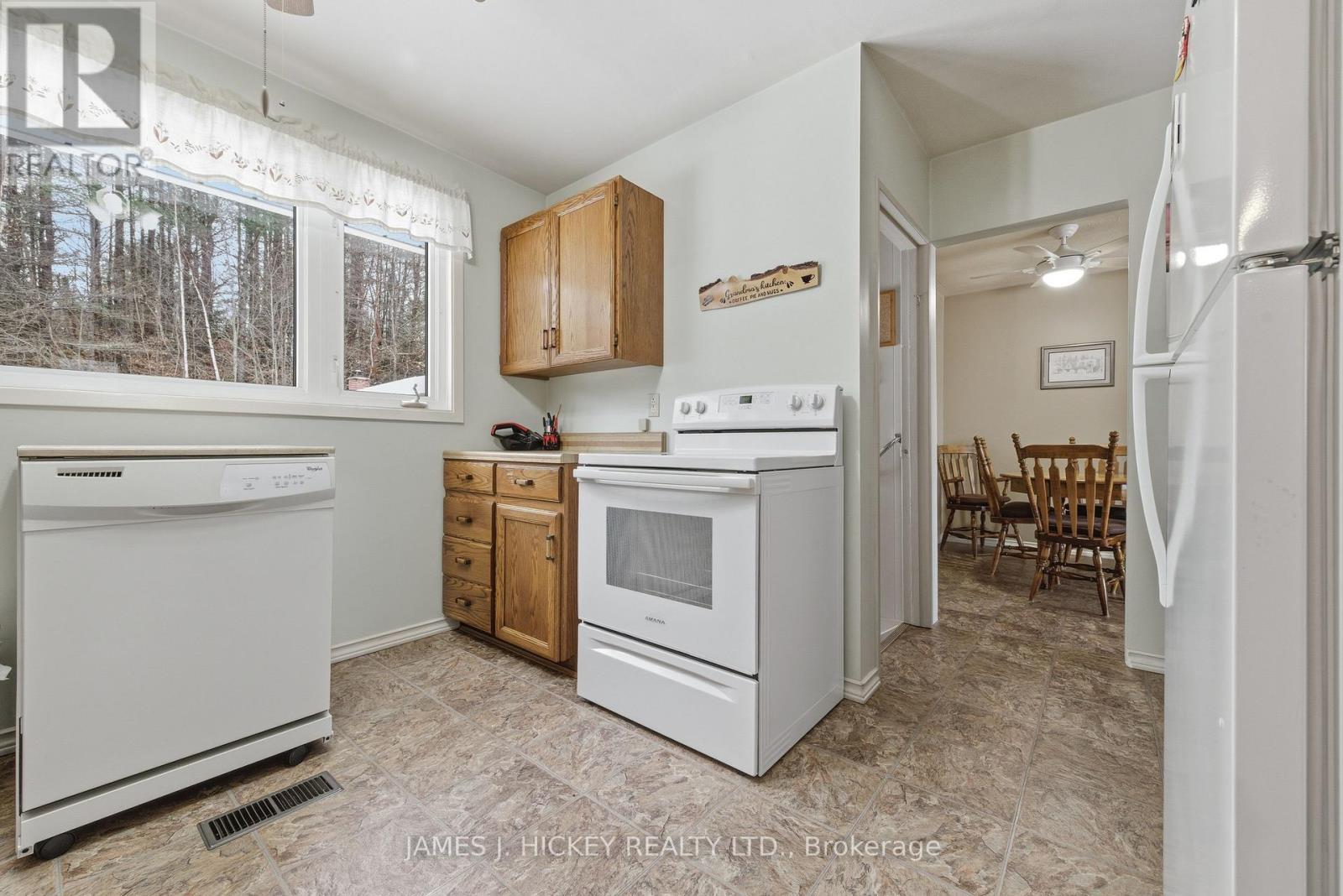 101 Lance Road, Laurentian Hills, ON - Indoor Photo Showing Kitchen