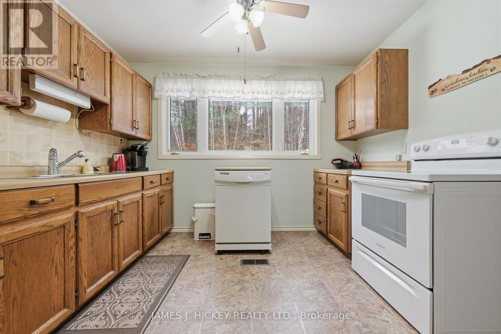 101 Lance Road, Laurentian Hills, ON - Indoor