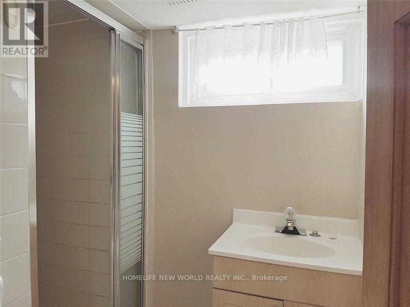 616 Langs Drive, Cambridge, ON - Indoor Photo Showing Bathroom